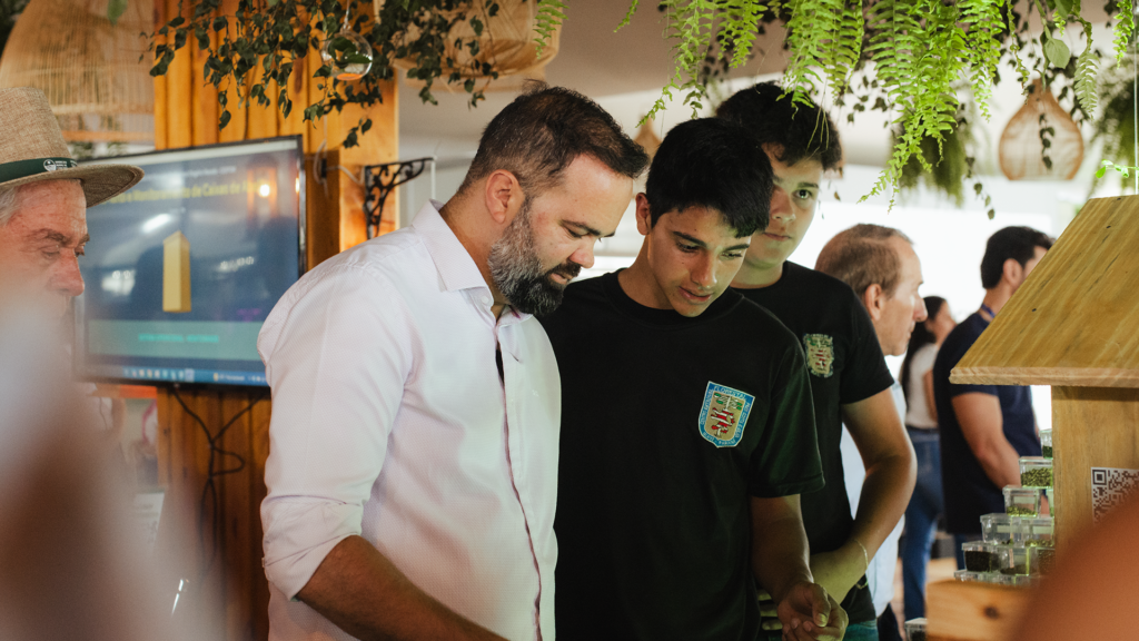 Roni Miranda acompanha apresentação de projetos do Agrinho no Show Rural 2026