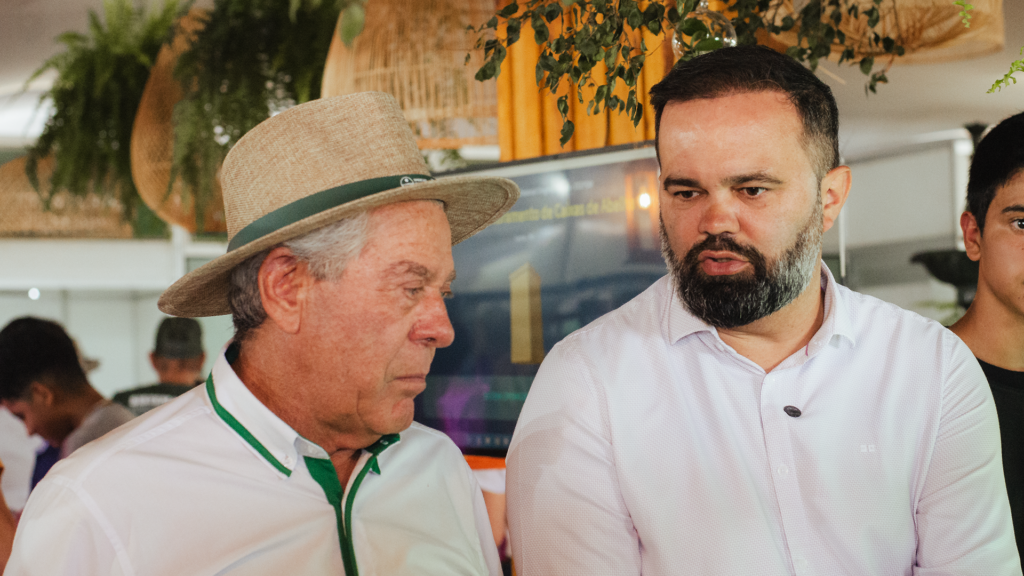 Roni Miranda e Paulo Roberto Orso durante o Show Rural Coopavel 2026