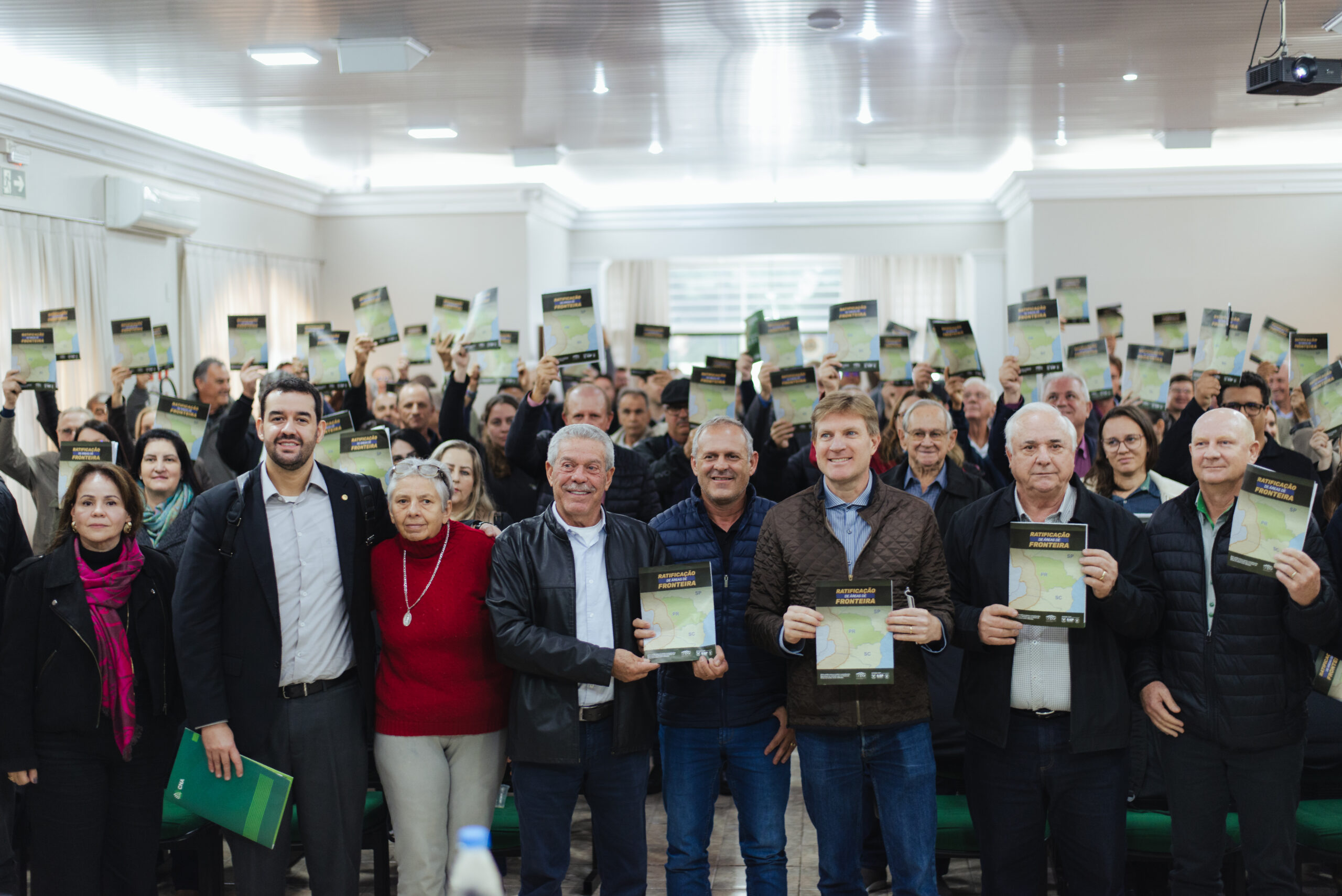 Sindicato Rural de Cascavel sedia reunião sobre ratificação de registro imobiliário em áreas de fronteira