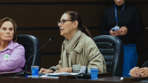 Patrícia Lupion Torres apresenta o Programa Agrinho na Câmara Municipal de Cascavel