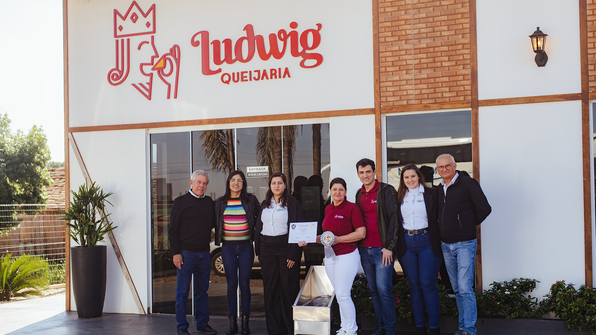 Ludwig Queijaria: Sindicato entrega prêmio a vencedora do Prêmio Queijos do Paraná