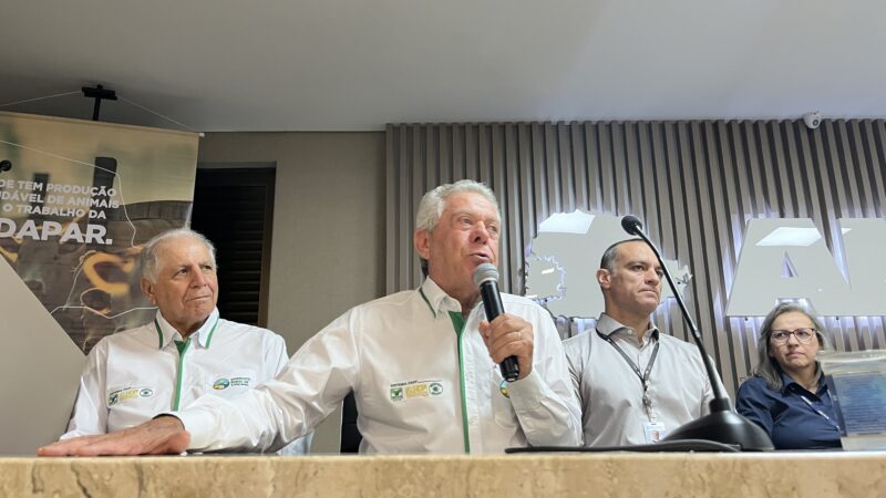 Sistema FAEP apoia mobilização da ADAPAR contra a raiva dos herbívoros