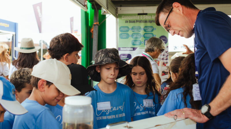Escolas da rede pública visitam o Show Rural Coopavel 2026